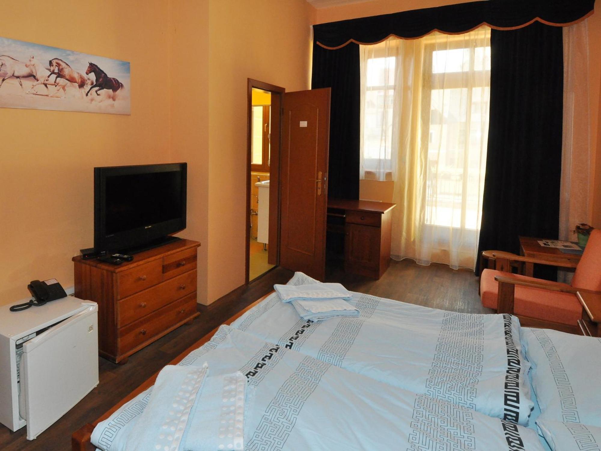 Hotel U Radnice Louny Oda fotoğraf