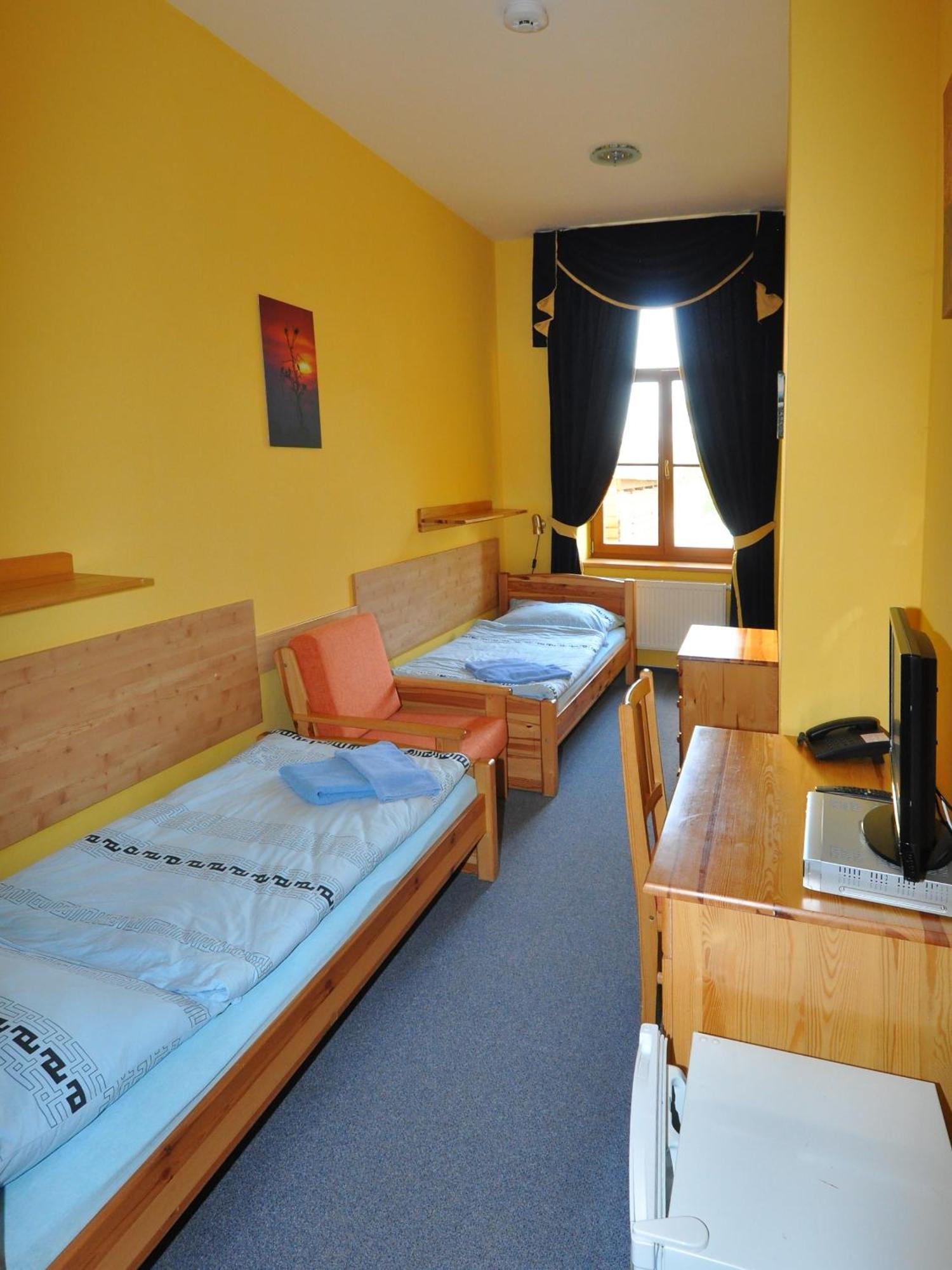 Hotel U Radnice Louny Oda fotoğraf