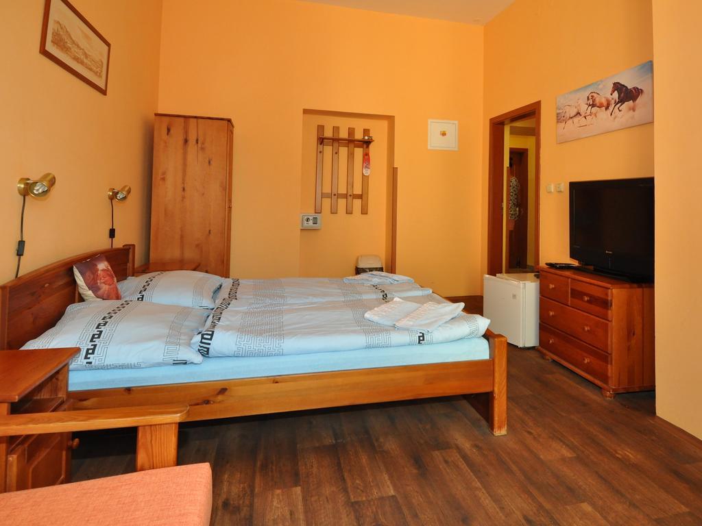 Hotel U Radnice Louny Dış mekan fotoğraf