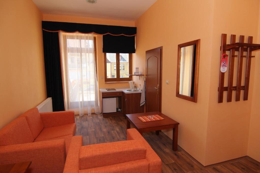 Hotel U Radnice Louny Oda fotoğraf