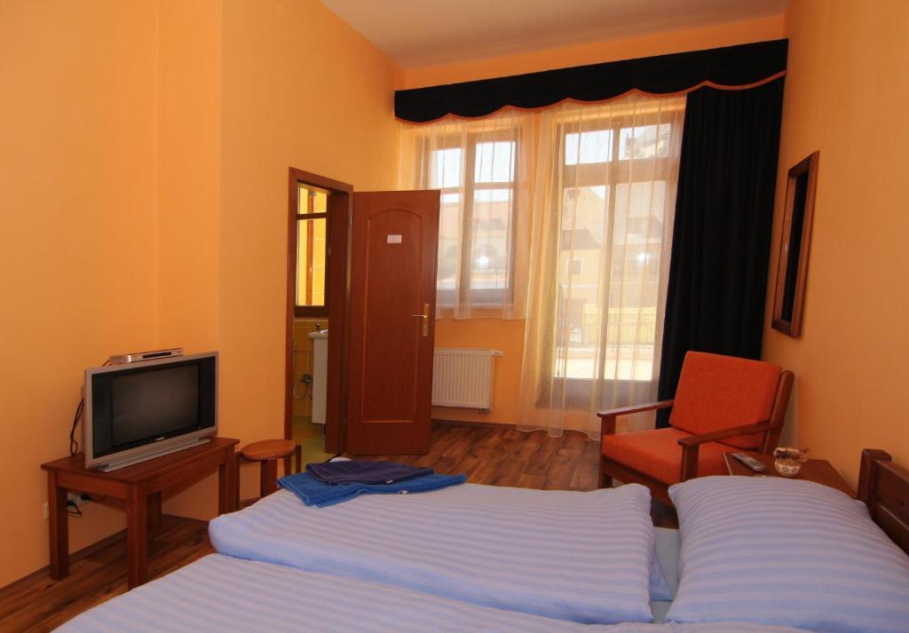 Hotel U Radnice Louny Oda fotoğraf