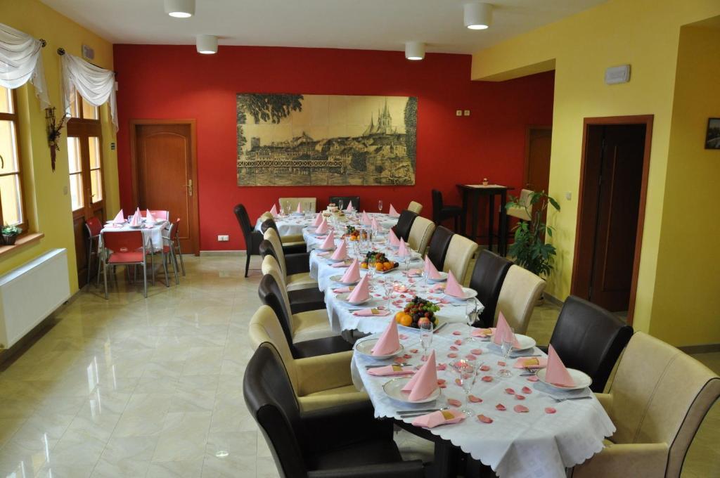 Hotel U Radnice Louny Dış mekan fotoğraf